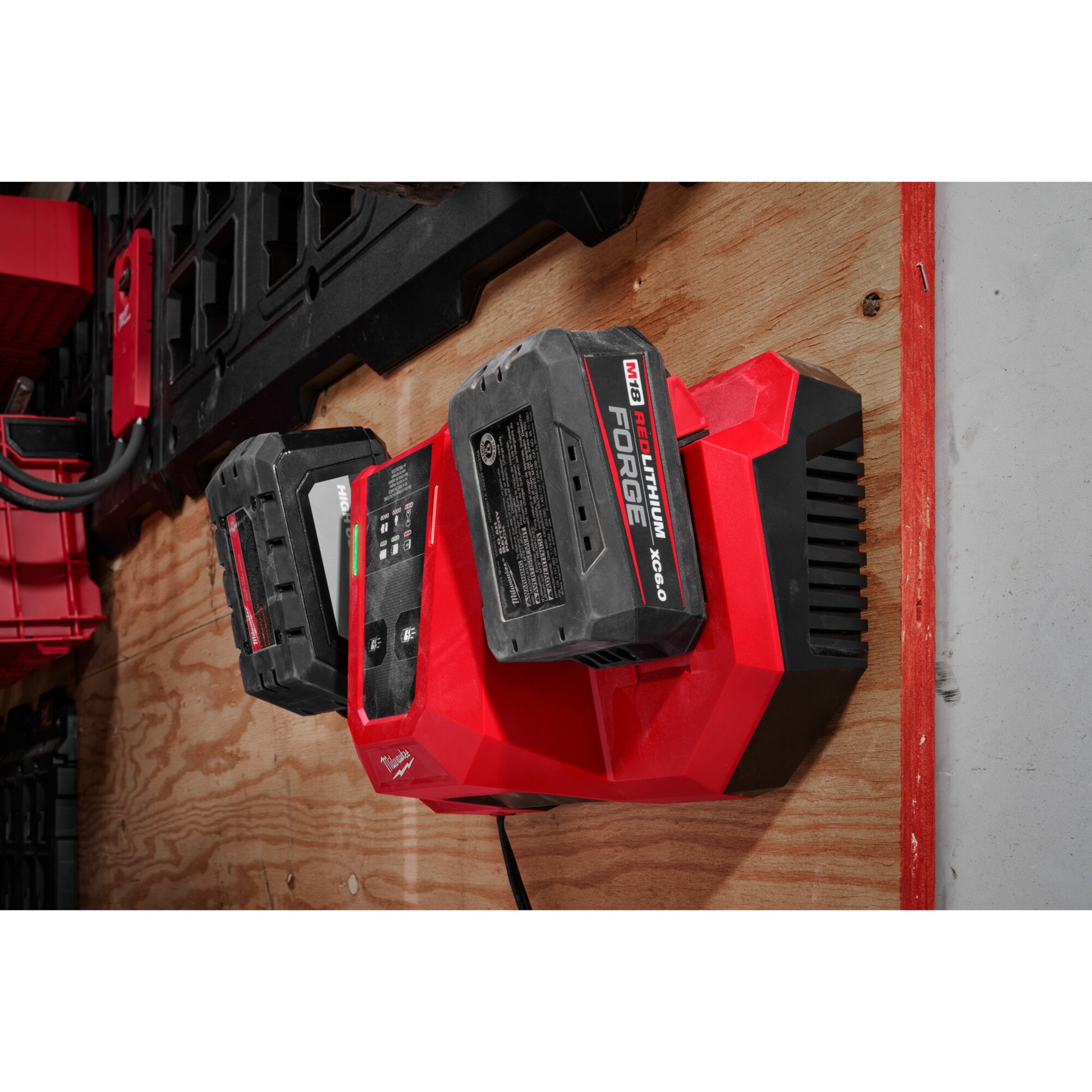 Milwaukee 48-59-1881SC M18 Dual Bay Super Charger Starter Kit, Volts 18 Battery Type Lithium-ion, Batteries